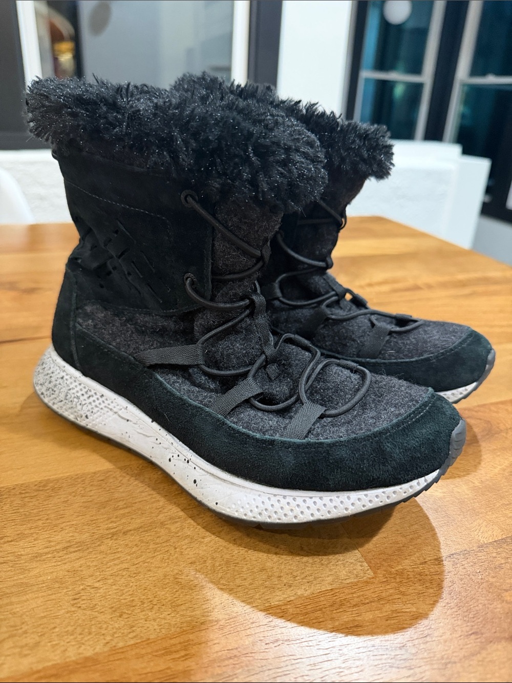 Sperry Black Leather & Wool Elastic Laced Snow Boots w/ Faux-Fur Lining Size 7.5
